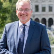 Mülheim's Lord Mayor Marc Buchholz in conversation with the MWA coordination office
